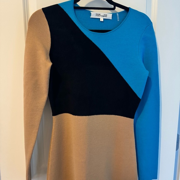 DIANE VON FURSTENBERG Colorblock Blue, Tan, White, Black Midi Sweater Dress | S - Picture 3 of 5